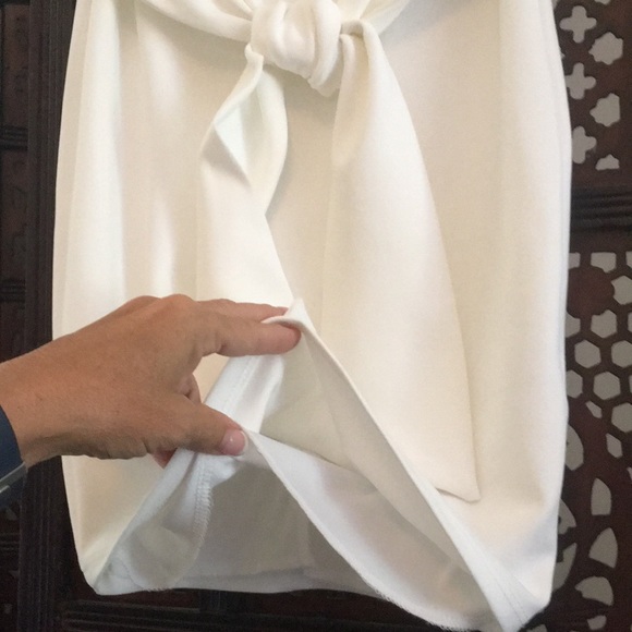 Stunning Lulus Mini - Picture 3 of 8